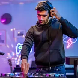 Hire djs hero 5